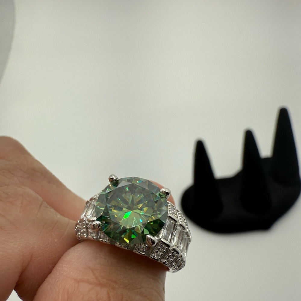 4ct Green Moissanite Ring on Au750 18k Gold Over S925 - Picture 12 of 15